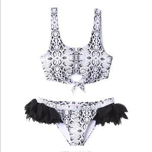 COPY - Stella Cove white snakeskin with 3D black petals